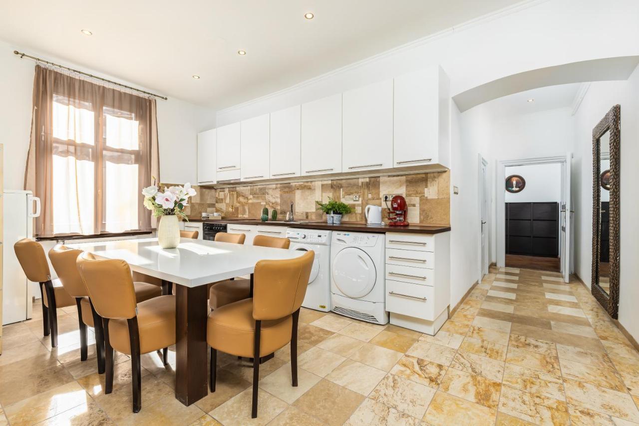 Real Apartments Andrassy Budapest Extérieur photo