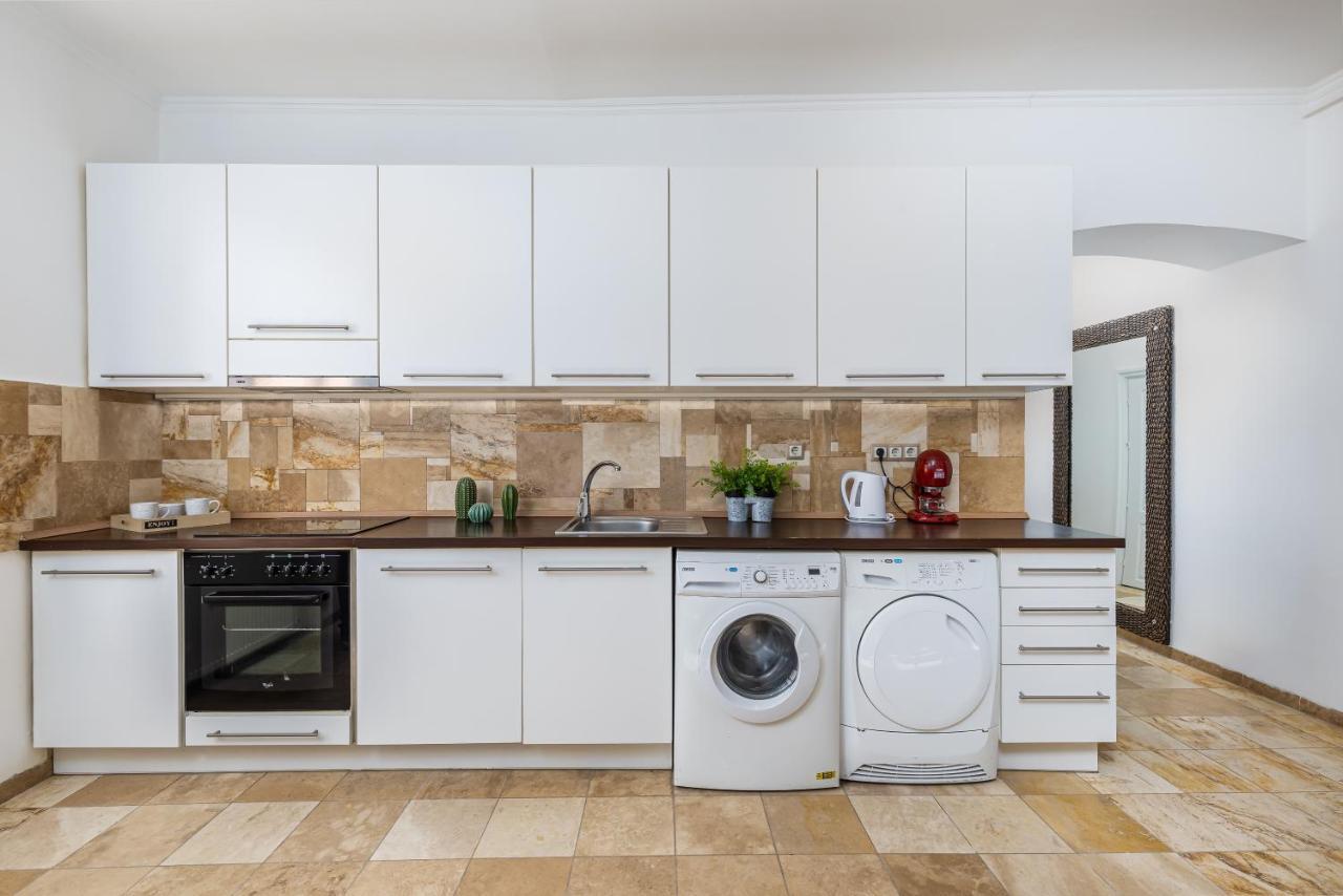 Real Apartments Andrassy Budapest Extérieur photo